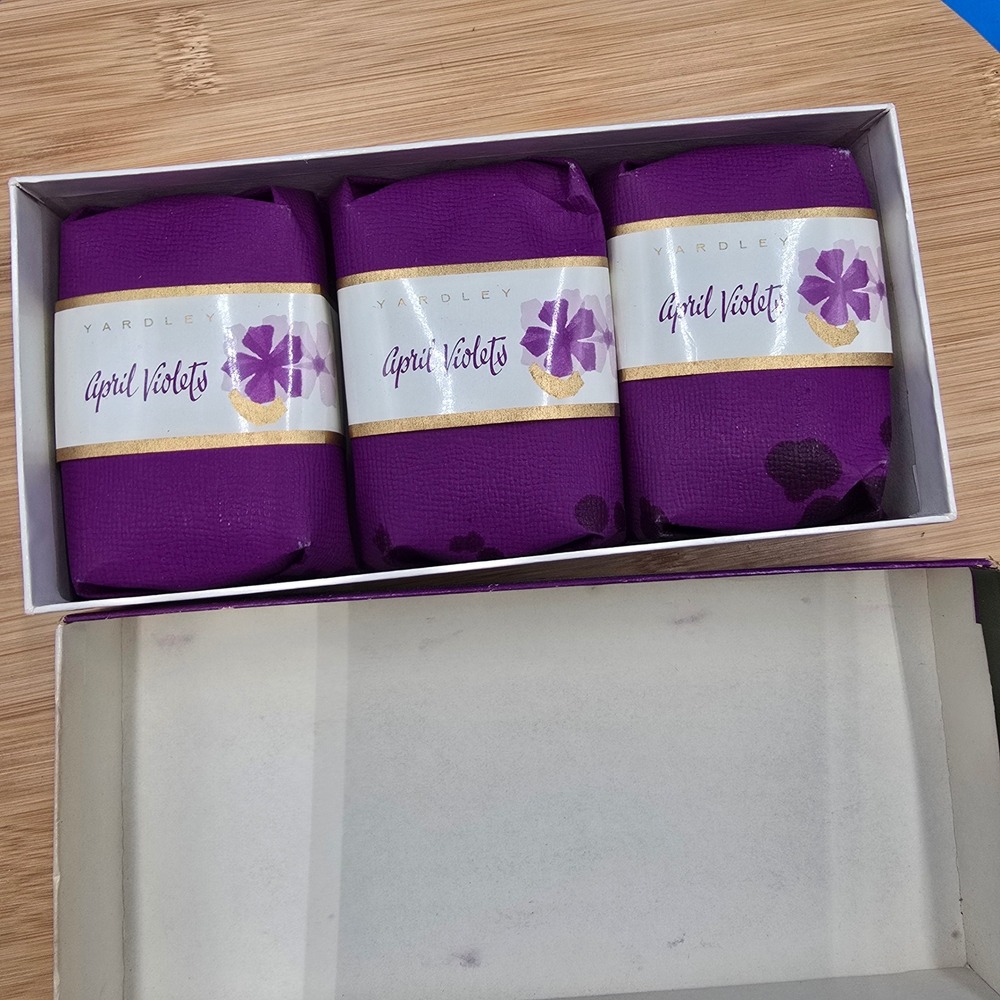 Yardley April Violets Soap Bar Set Gift Box Vintage English‎ Fragrance
